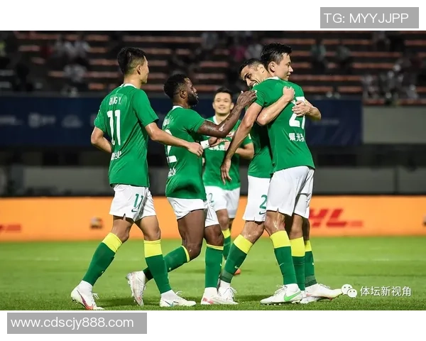 深圳足球队强势领跑联赛积分榜以92分稳居第一位置